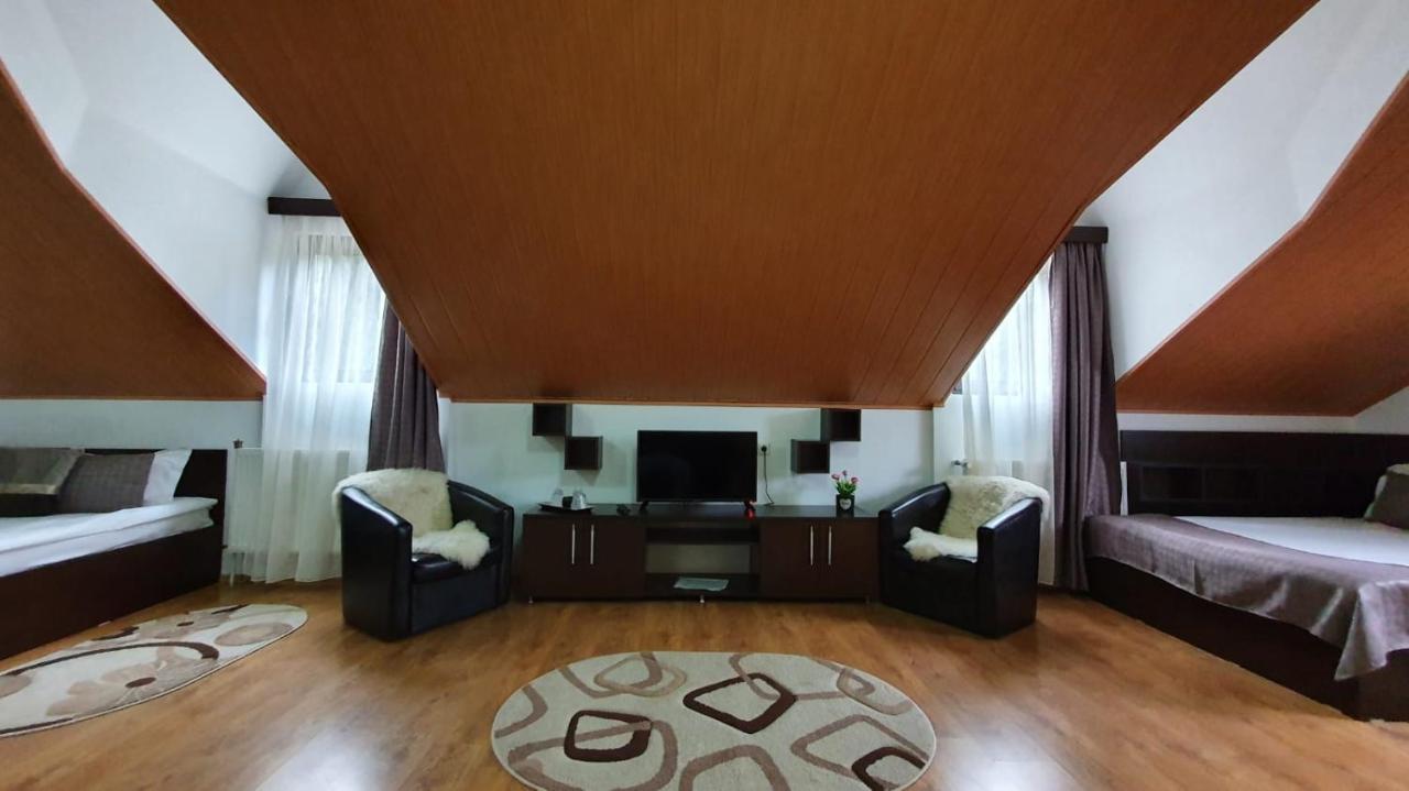 Casa Teleferic Ξενοδοχείο Buşteni Εξωτερικό φωτογραφία